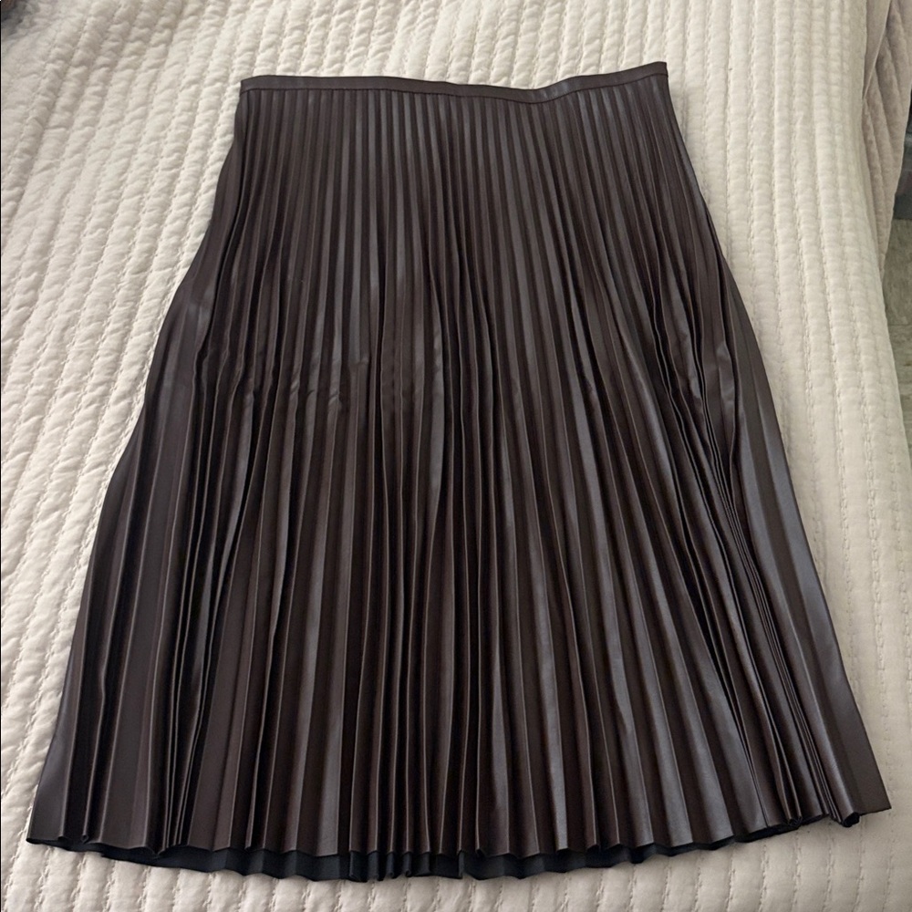 Banana Republic Elegant Brown Pleated Skirt